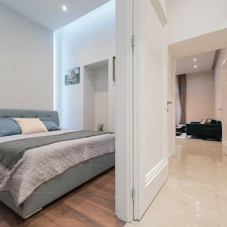 St Francis Of Assisi Superior Apartment Budapest Bagian luar foto